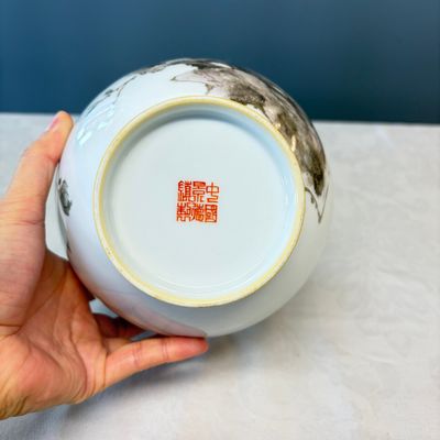 A Chinese famille rose semi-eggshell vase and a qianjiang cai vase — foto 16