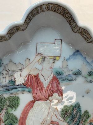 A Chinese famille rose semi-erotic 'milkmaid' pattipan or teapot stand, Qianlong, ca. 1740 — 照片 3