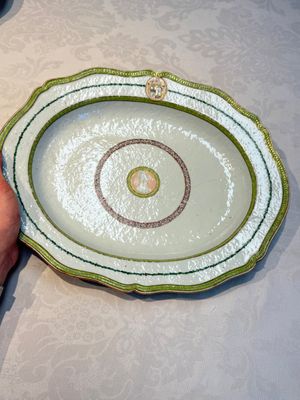A Chinese famille rose serving dish, a covered tureen and stand with the arms of Peter van Hemert for the Danish market, Qianlong, ca. 1780 — photo 17