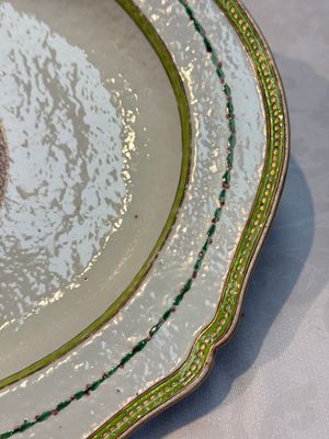A Chinese famille rose serving dish, a covered tureen and stand with the arms of Peter van Hemert for the Danish market, Qianlong, ca. 1780 — photo 22