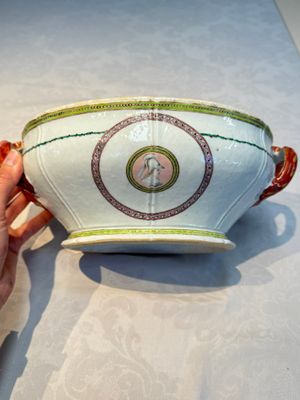 A Chinese famille rose serving dish, a covered tureen and stand with the arms of Peter van Hemert for the Danish market, Qianlong, ca. 1780 — photo 51