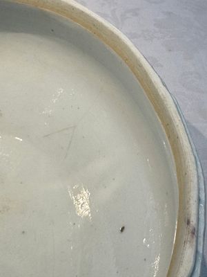 A Chinese famille rose serving dish, a covered tureen and stand with the arms of Peter van Hemert for the Danish market, Qianlong, ca. 1780 — photo 57