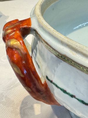 A Chinese famille rose serving dish, a covered tureen and stand with the arms of Peter van Hemert for the Danish market, Qianlong, ca. 1780 — photo 60