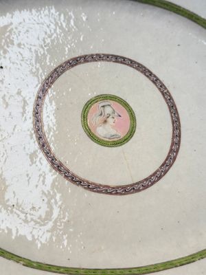 A Chinese famille rose serving dish, a covered tureen and stand with the arms of Peter van Hemert for the Danish market, Qianlong, ca. 1780 — photo 10