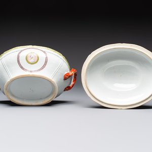 A Chinese famille rose serving dish, a covered tureen and stand with the arms of Peter van Hemert for the Danish market, Qianlong, ca. 1780 — photo 8