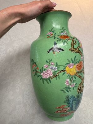 A Chinese famille rose sgraffiato lime-green-ground 'Birds among Flowering Branches' vase, Qianlong mark, 19th C. — photo 10