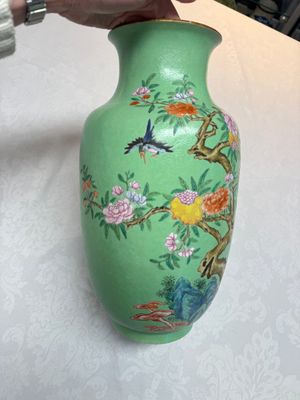 A Chinese famille rose sgraffiato lime-green-ground 'Birds among Flowering Branches' vase, Qianlong mark, 19th C. — photo 3