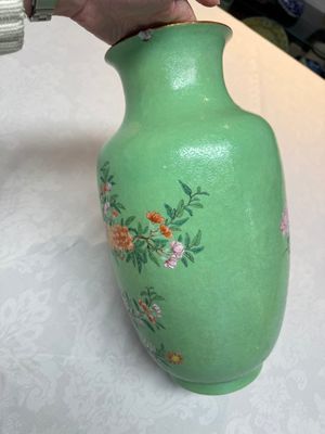 A Chinese famille rose sgraffiato lime-green-ground 'Birds among Flowering Branches' vase, Qianlong mark, 19th C. — photo 6