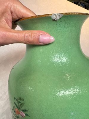 A Chinese famille rose sgraffiato lime-green-ground 'Birds among Flowering Branches' vase, Qianlong mark, 19th C. — photo 7