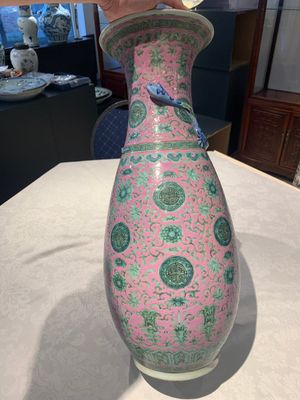 A Chinese famille rose 'shou and chilong' vase, 19th C. — foto 8
