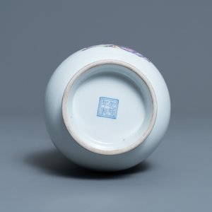 A Chinese famille rose 'Shou Lao' vase, Qianlong mark, Republic — photo 6