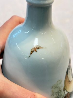 A Chinese famille rose 'Shoulao' bottle vase, signed Wang Qi 王琦, Taozhai 匋斋 seal mark, dated 1943 — photo 10