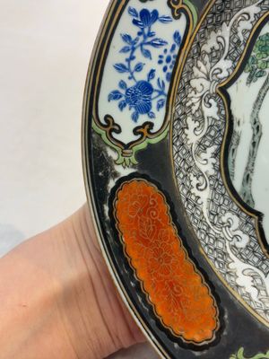 A Chinese famille rose silver and gilt-decorated plate with a lady playing guqin, Yongzheng/Qianlong — photo 5