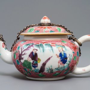 A Chinese famille rose silver-mounted teapot and cover, Yongzheng — 照片 4