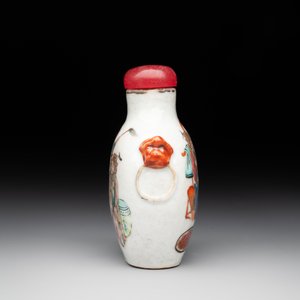 A Chinese famille rose snuff bottle with narrative design, Tongzhi mark and of the period — photo 2
