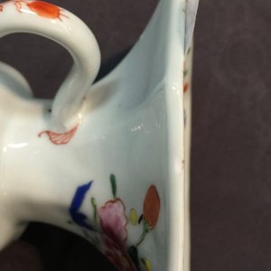 A Chinese famille rose spittoon, Yongzheng/Qianlong — photo 8