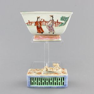 A Chinese famille rose square bowl and reticulated box, 19/20th C. — photo 2