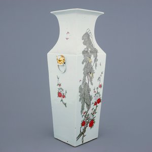 A Chinese famille rose square vase with birds among flowers, 19/20th C. — 照片 5