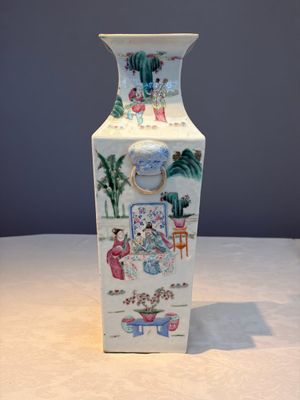 A Chinese famille rose square vase with narrative design, 19th C. — photo 4
