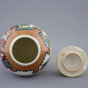 A Chinese famille rose tea caddy and cover, Yongzheng, 1723-1735 — 照片 5