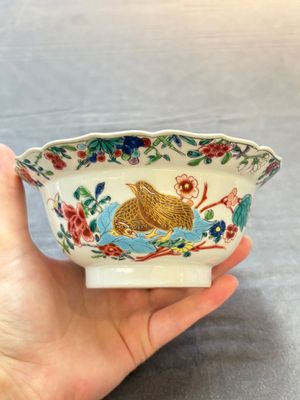 A Chinese famille rose teapot and a 'quails' bowl, Yongzheng — photo 1