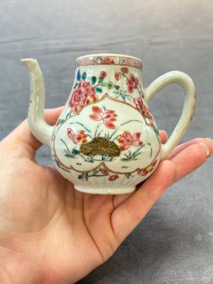 A Chinese famille rose teapot and a 'quails' bowl, Yongzheng — photo 12