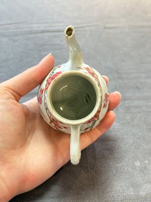 A Chinese famille rose teapot and a 'quails' bowl, Yongzheng — photo 14