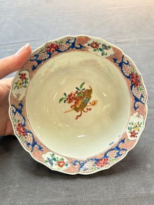 A Chinese famille rose teapot and a 'quails' bowl, Yongzheng — photo 6