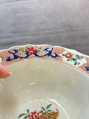 A Chinese famille rose teapot and a 'quails' bowl, Yongzheng — photo 7