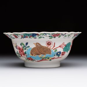 A Chinese famille rose teapot and a 'quails' bowl, Yongzheng — photo 8