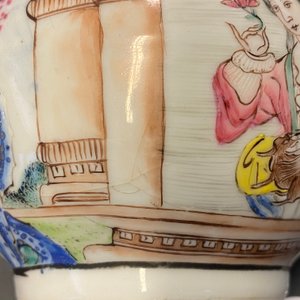 A Chinese famille rose teapot and caddy with a lady holding a small dog, Yongzheng/Qianlong — photo 11