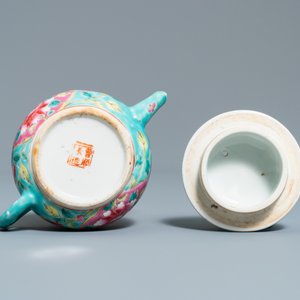 A Chinese famille rose teapot and cover for the Straits or Peranakan market, 19th C. — 照片 7