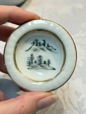 A Chinese famille rose teapot and cover, Tongzhi mark and of the period — photo 9
