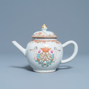 A Chinese famille rose teapot and cover with a crowned monogram, dated 1763, Qianlong — photo 2