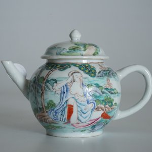 A Chinese famille rose teapot and cover with erotical design, Qianlong — photo 8