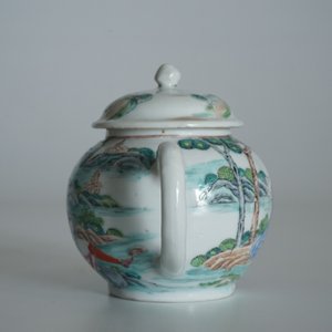 A Chinese famille rose teapot and cover with erotical design, Qianlong — photo 9