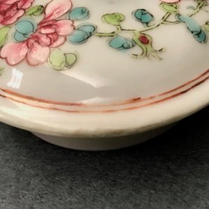A Chinese famille rose teapot and cover with fine floral design, Yongzheng — 照片 14