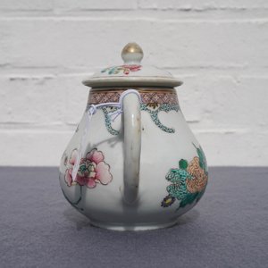 A Chinese famille rose teapot and cover with fine floral design, Yongzheng — 照片 10