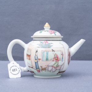 A Chinese famille rose teapot and cover with ladies in a garden, Yongzheng — photo 7