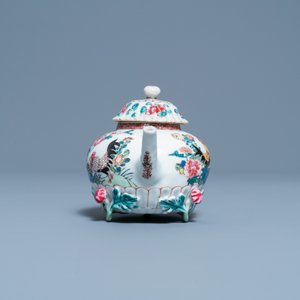 A Chinese famille rose teapot and cover with roosters, Yongzheng — 照片 5