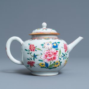 A Chinese famille rose teapot and cover, Yongzheng/Qianlong — photo 4
