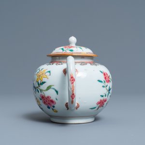 A Chinese famille rose teapot and cover, Yongzheng/Qianlong — photo 5