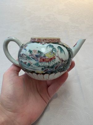 A Chinese famille rose teapot and stand, and a famille rose black-ground teapot, Yongzheng/Qianlong — photo 13