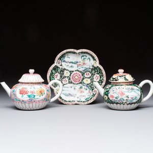 A Chinese famille rose teapot and stand, and a famille rose black-ground teapot, Yongzheng/Qianlong — photo 1