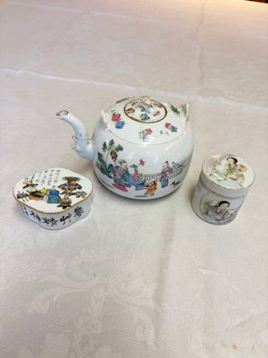A Chinese famille rose teapot and two covered boxes, various marks, Republic — photo 1