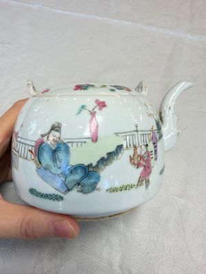 A Chinese famille rose teapot and two covered boxes, various marks, Republic — photo 4