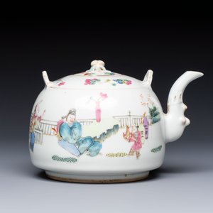 A Chinese famille rose teapot and two covered boxes, various marks, Republic — photo 4