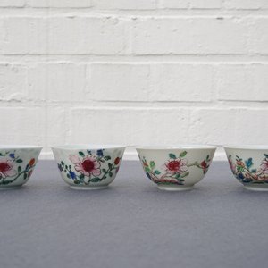 A Chinese famille rose teapot, nine cups and six saucers, Qianlong — 照片 6