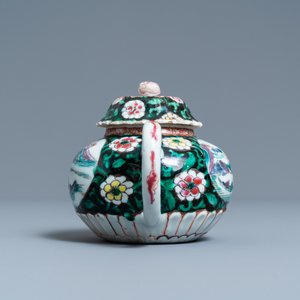 A Chinese famille rose teapot on stand, Yongzheng — photo 7