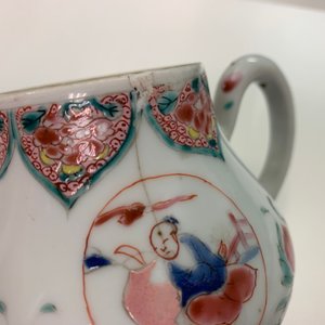 A Chinese famille rose teapot, six saucers and three cups, Yongzheng/Qianlong — 照片 28